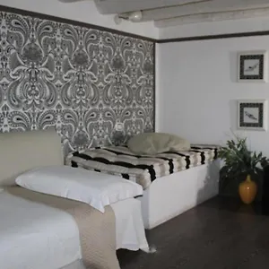 Degli Antiquari 2*, Roma Itália